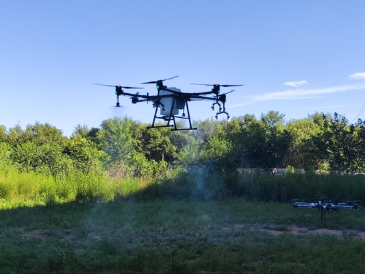 50L Tanque de volume Agricultura Pulverizador de drones para controle eficaz de pragas em pomares